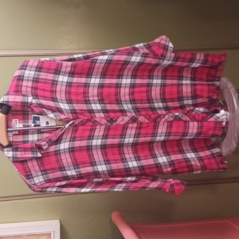 HESTER AND ORCHARD PLAID BUTTON DOWN WITH RAW  BOTTOM DETAIL